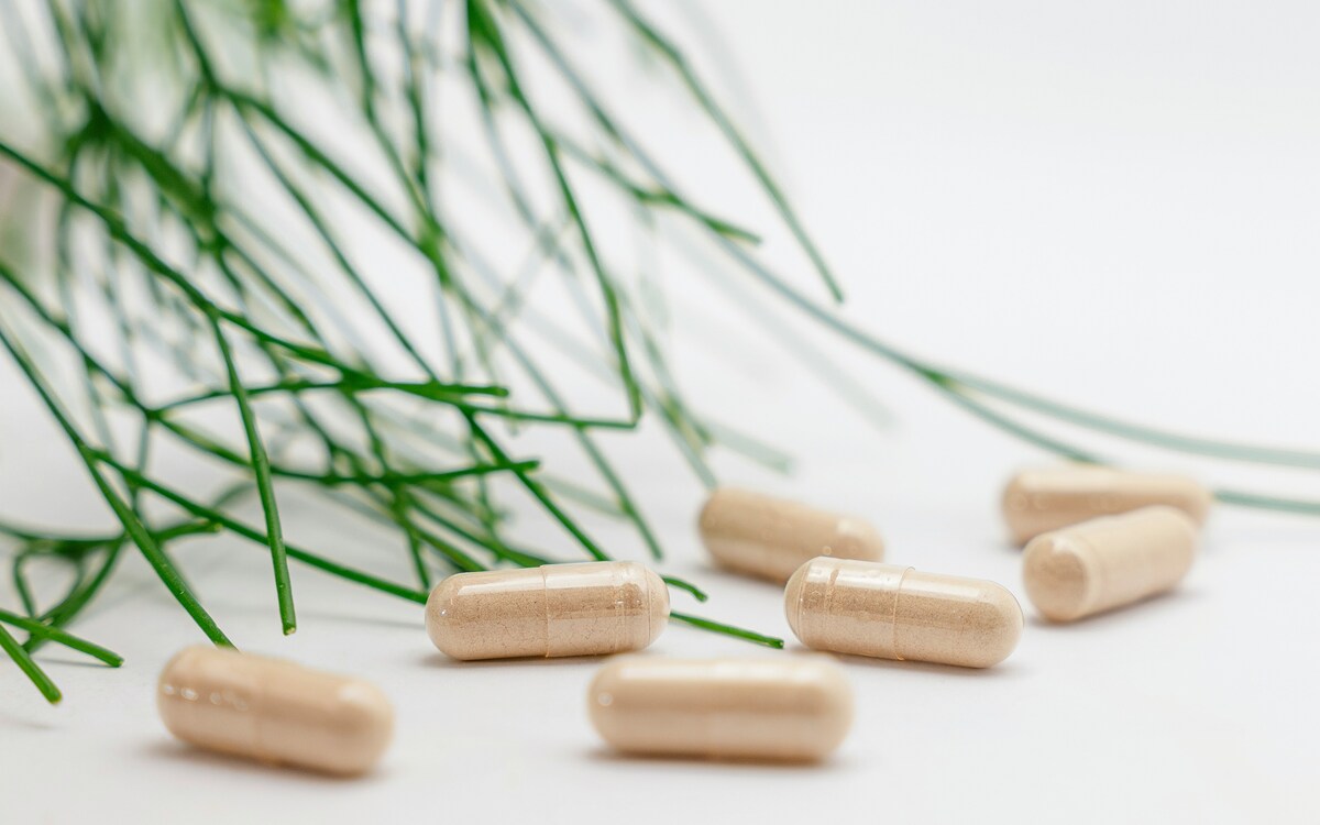 5 Best Supplements for Depression: Natural Herbs & Evidence-Based Options